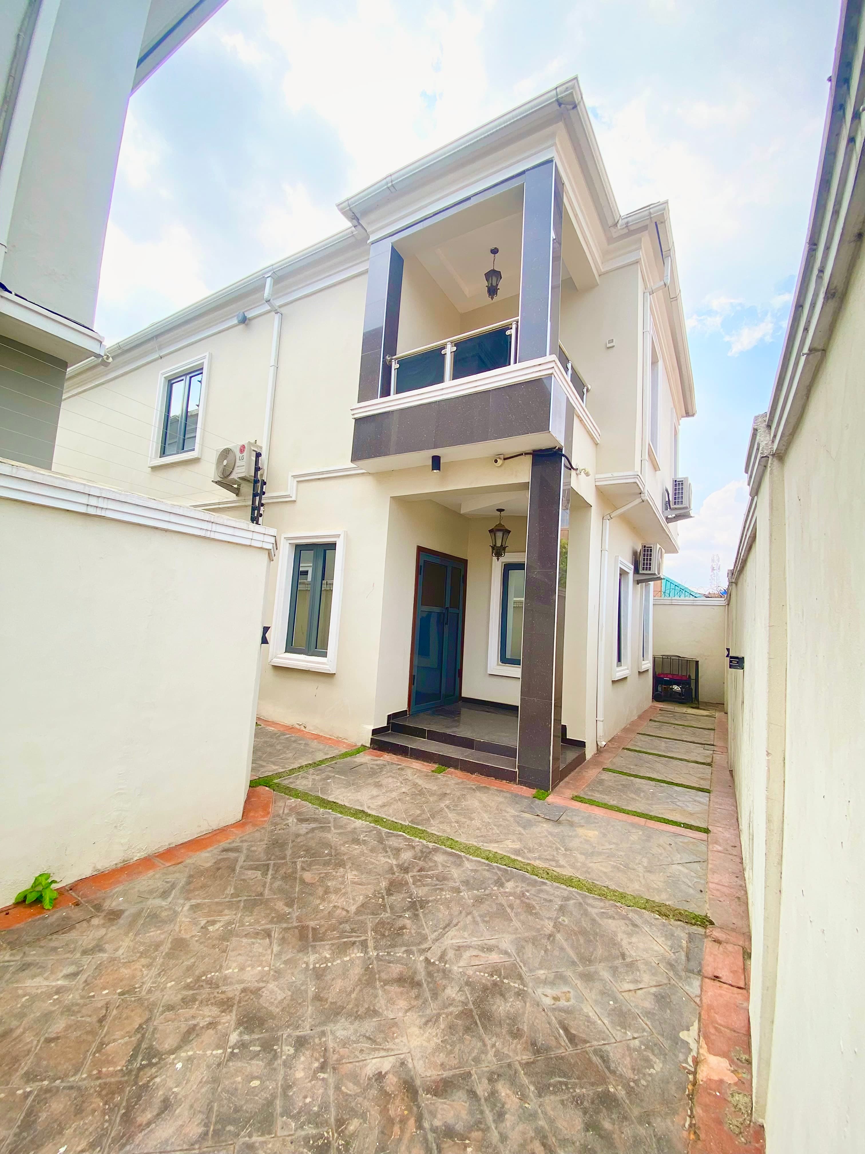 4 Bedroom Fully Detached Duplex