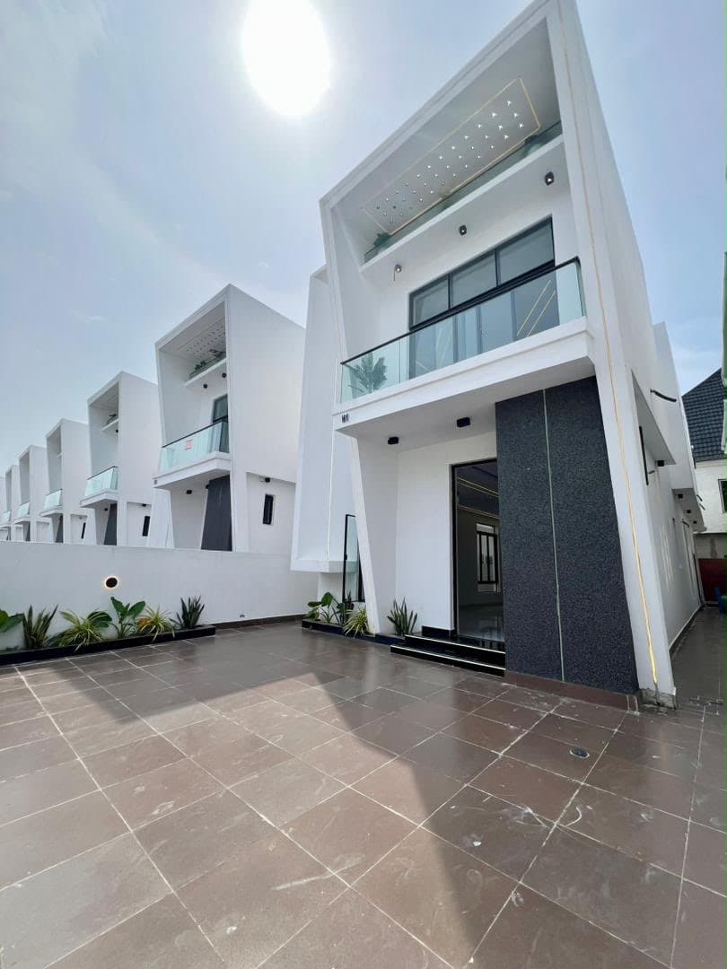 4 BEDROOM DETACHED DUPLEX WITH SWIMMING POOL & BQ